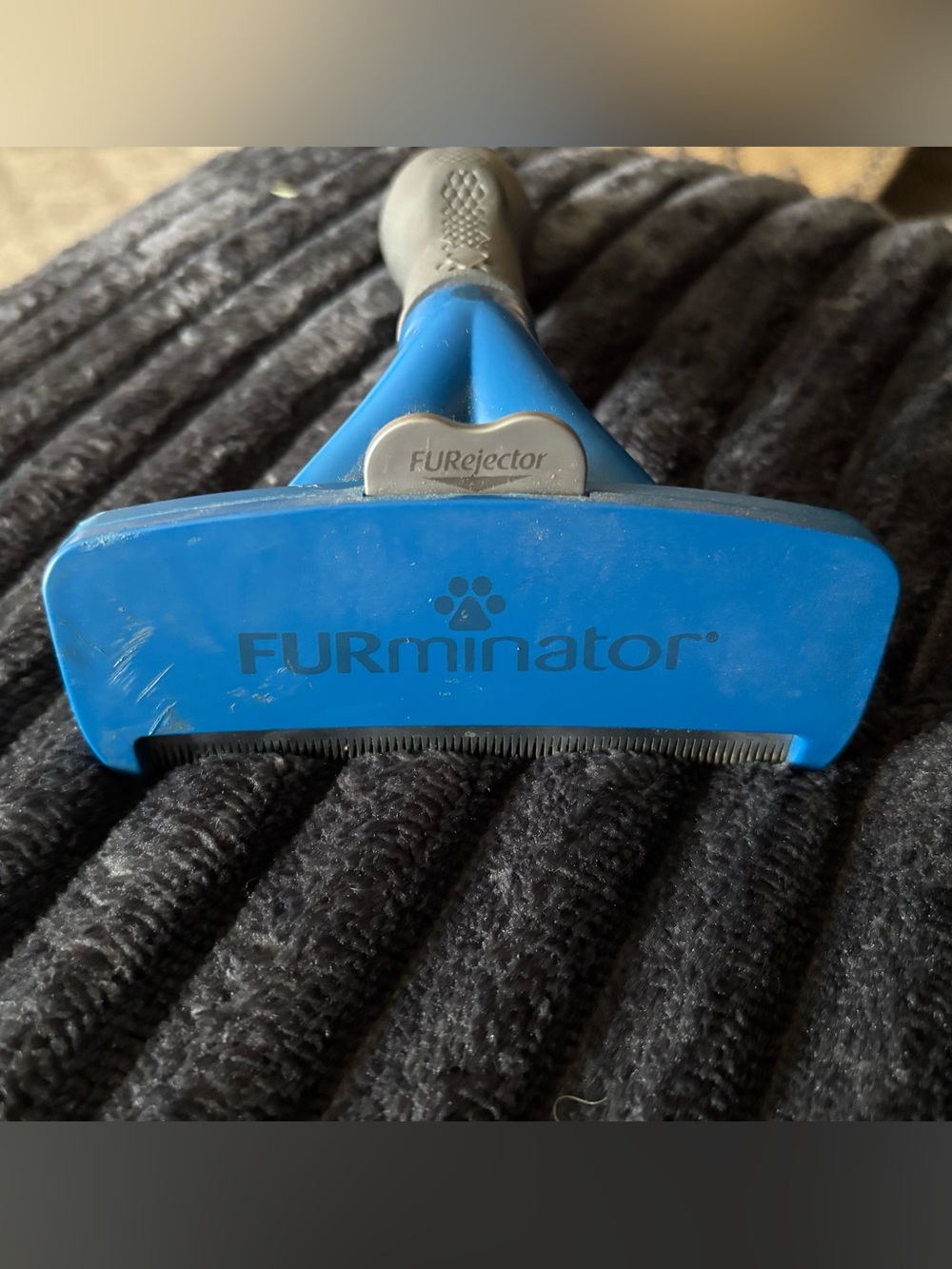 FURminator Blue deShedding Tool with FURejector Button